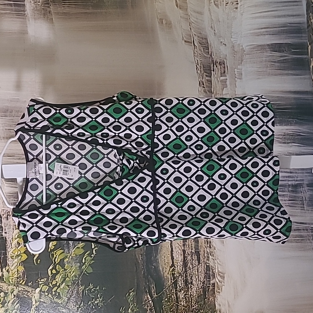 New with tags! Caren Sport Womens 2X green white black sleeveless dressy top